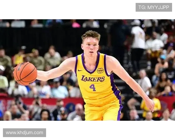 克内克特仅出战3分钟贡献2分 数据全面空白未能展现更多潜力